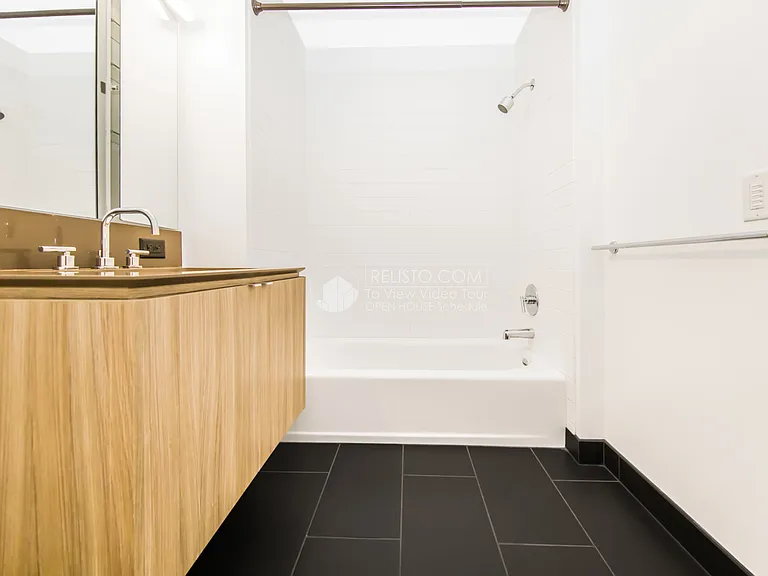 45 Bartlett St #705 — Photo 14
