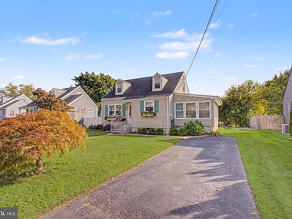 3rd image of 39 Waldron Rd