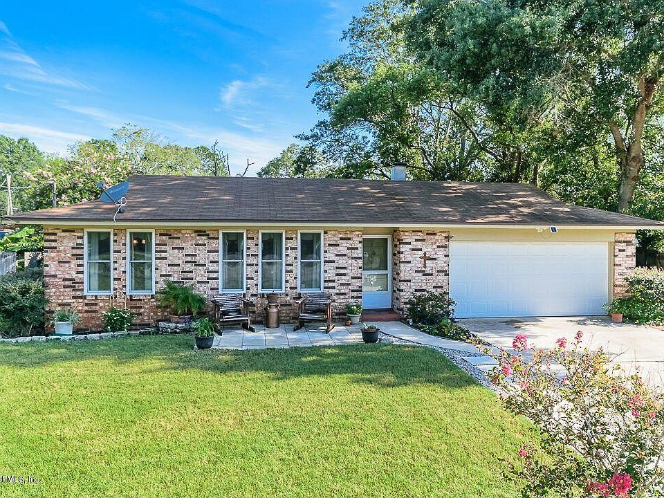 1st image of 6109 Hill View Ct