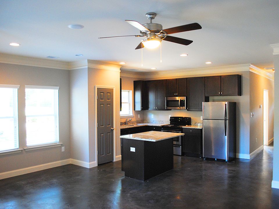 2nd image of 1702 Milledge Avenue Ext