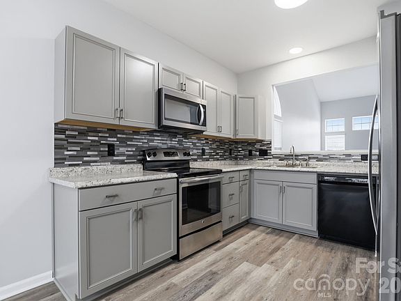 2nd image of 7978 Mariners Pointe Cir