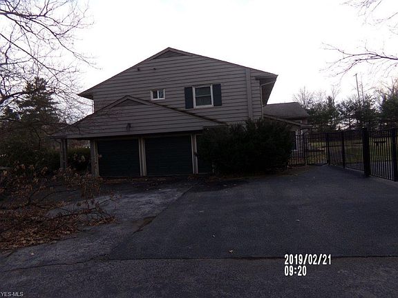 3rd image of 127 Country Club Dr NE