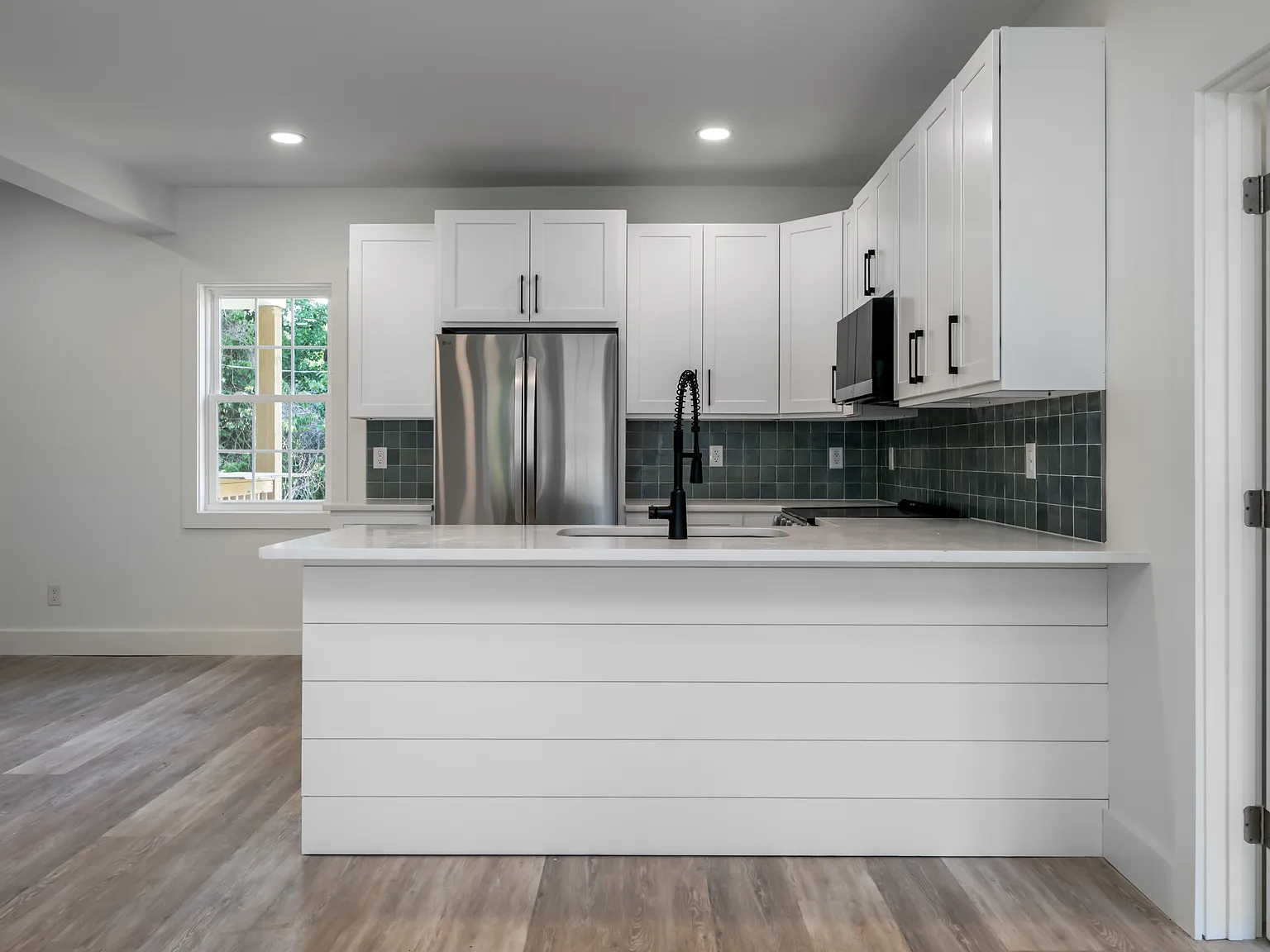 3 bed, 1140 sqft, $1,995 — Photo 1