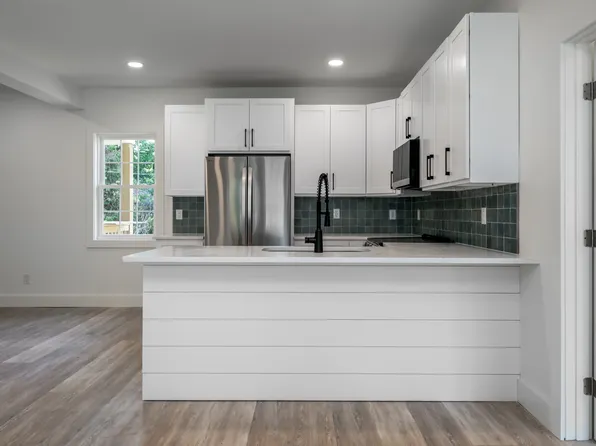 20 Chiles Ave APT 1, Asheville, NC 28803