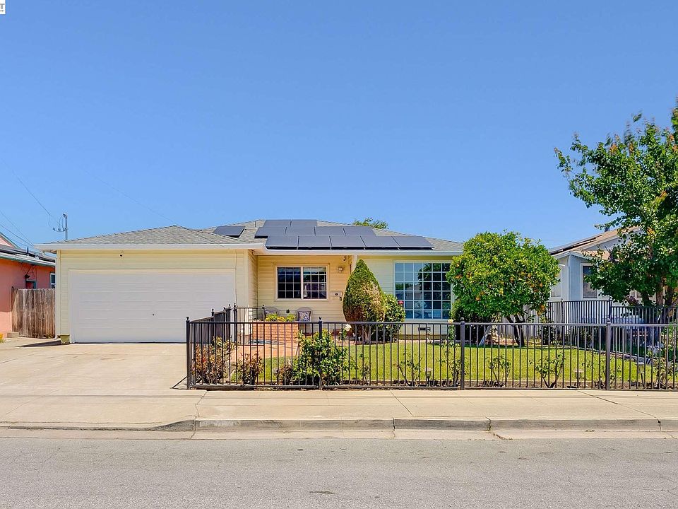 1st image of 36122 Magellan Dr