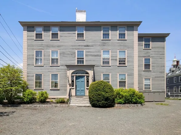 17 Washington St APT 3, Gloucester, MA 01930