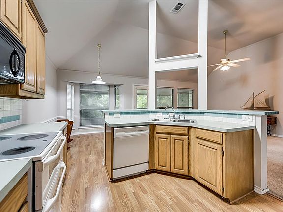 4th image of 2180 Brady Dr