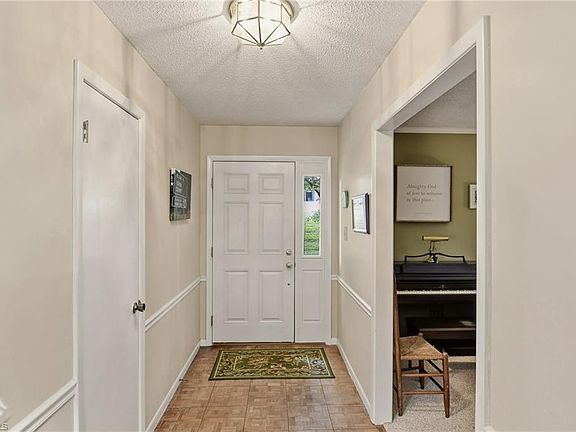 5th image of 1009 Briarcliff Rd