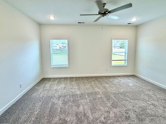 5th image of 145 Summer Rose Ln
