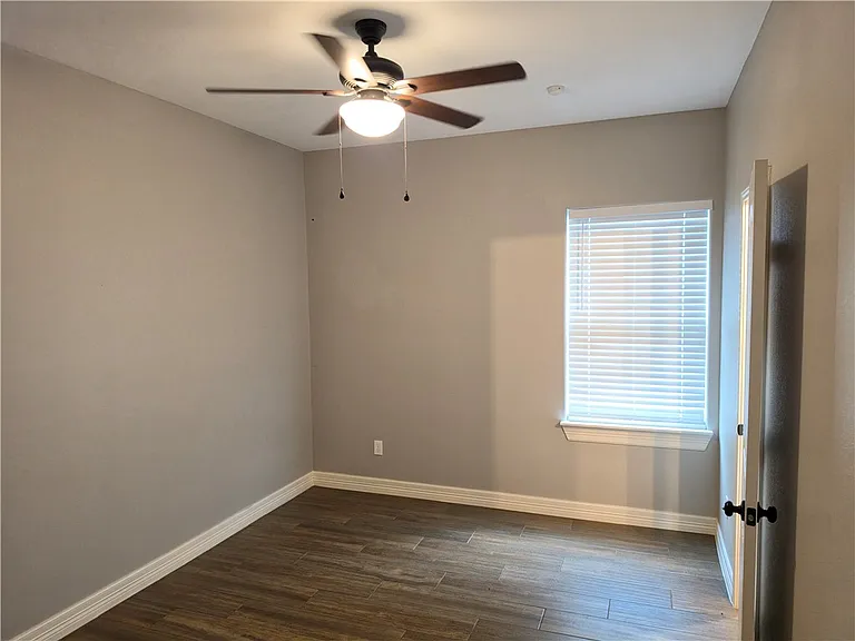 4129 Karo Dr — Photo 23