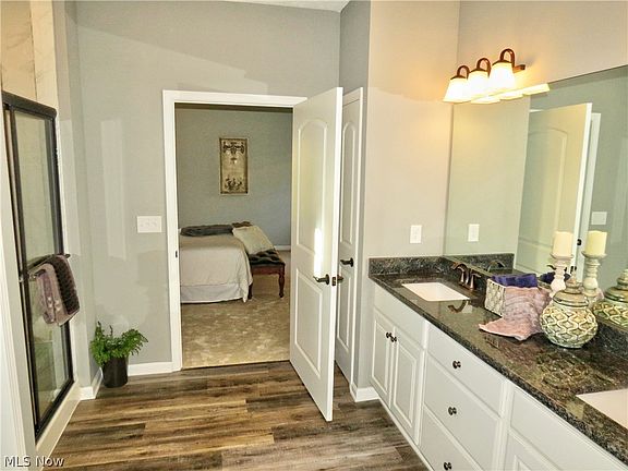 4th image of 4057 Coventry Ln
