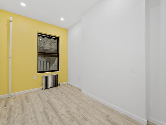 5th image of 1670 1st Ave #4S