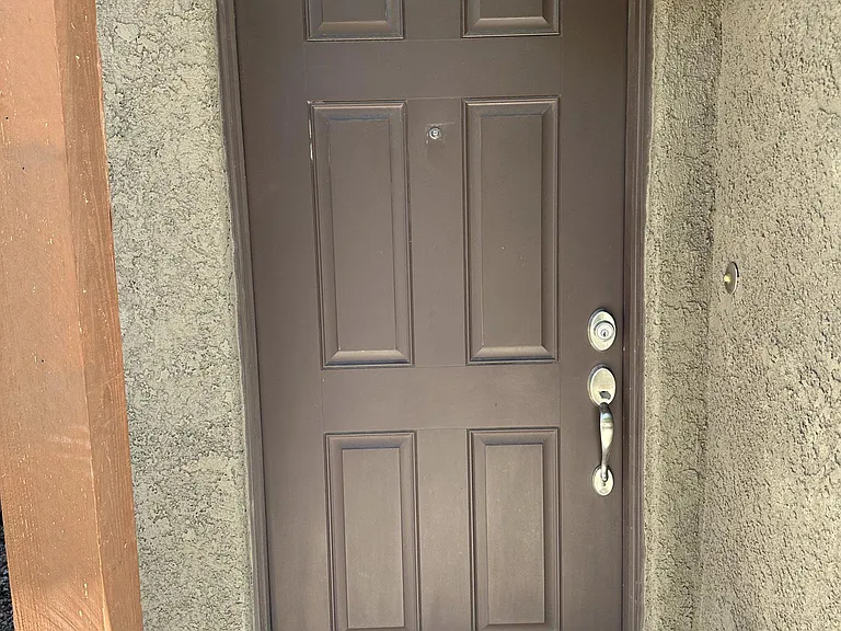 4263 E Columbus Park Pl — Photo 2
