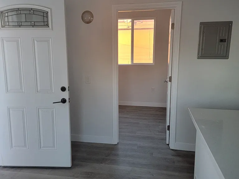 613 W 83rd St #615-1/2 — Photo 1