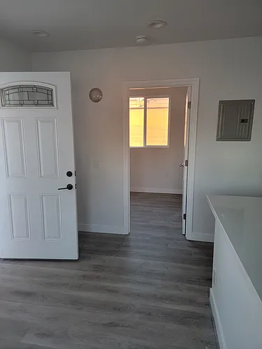 613 W 83rd St #615-1/2 Photo 1