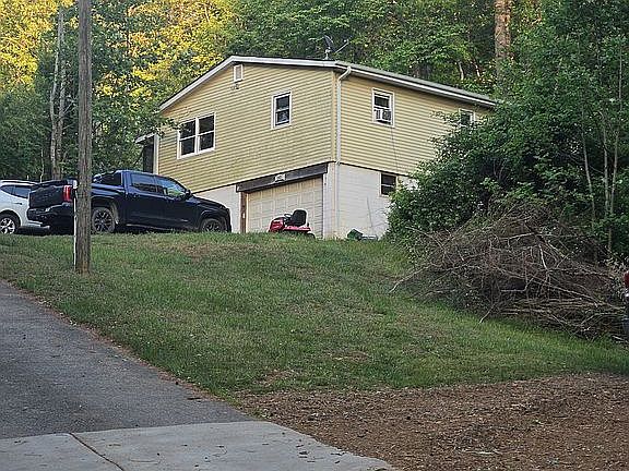 4th image of 242 Lawson Dr