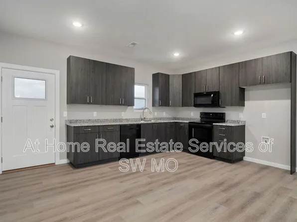 1436 S Shayla Ave, Springfield, MO 65802