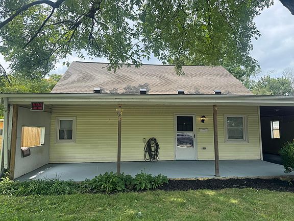 3rd image of 935 Duke Rd