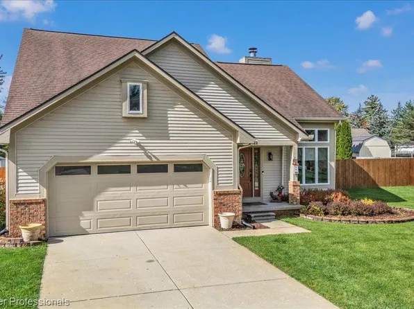 8022 Fox Hollow Rd, Goodrich, MI 48438