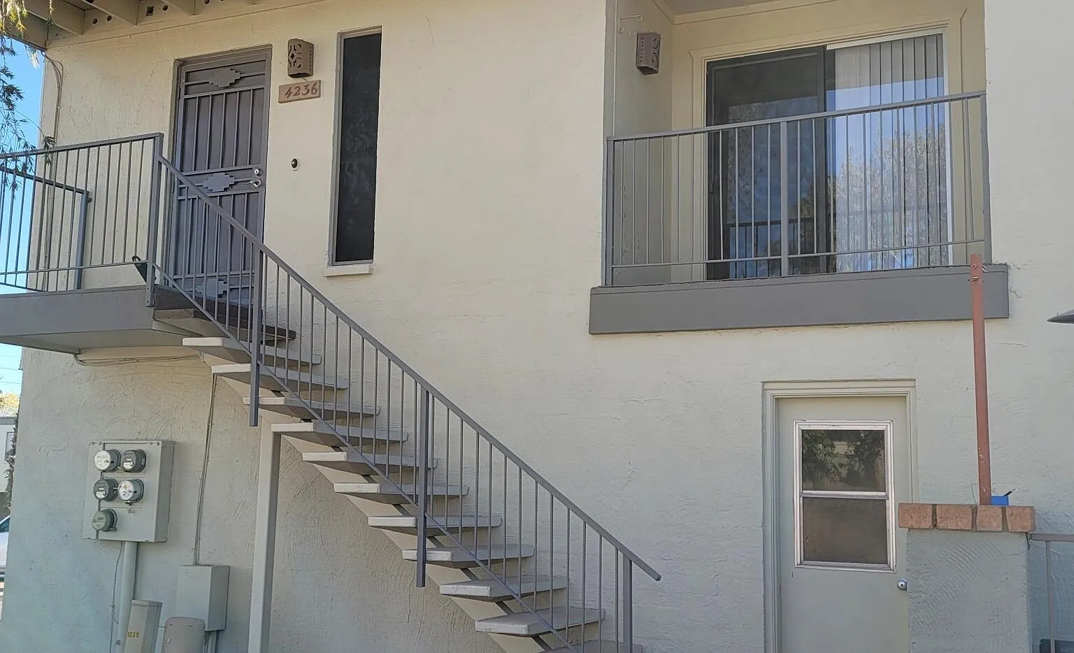 2 bed, 1.0 bath, 1026 sqft, $1,495 — Photo 2