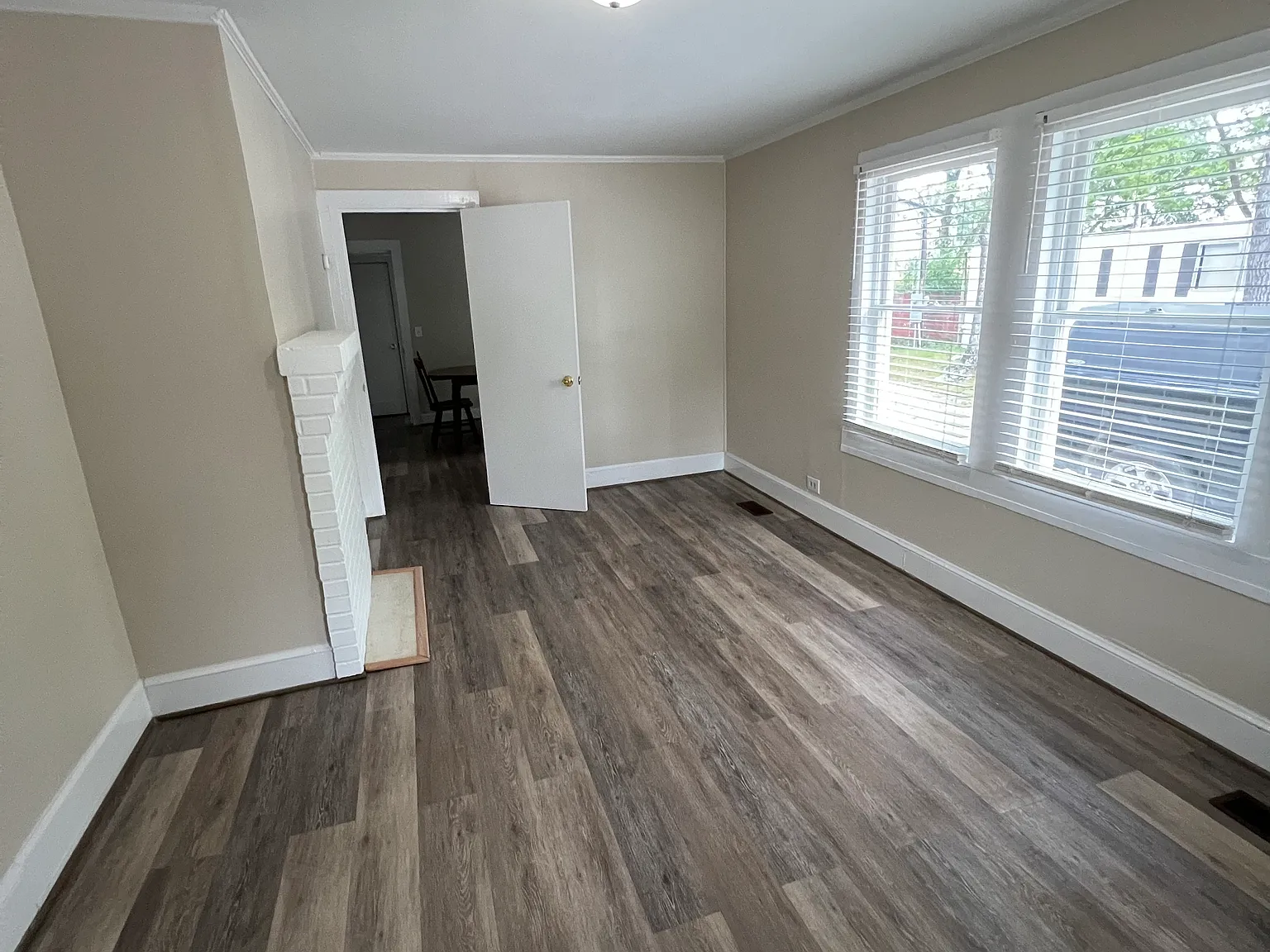 2 bed, 829 sqft, $1,050 — Photo 2