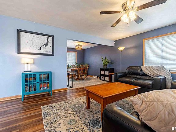 5th image of 404 N Longbow Dr