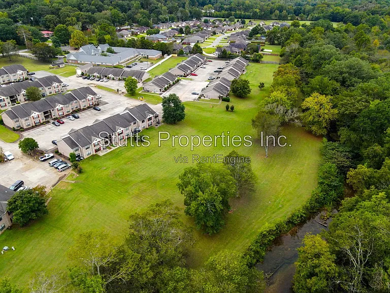 Creekside Apartments — Photo 27