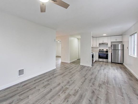 3rd image of 2820 Park Blvd #304