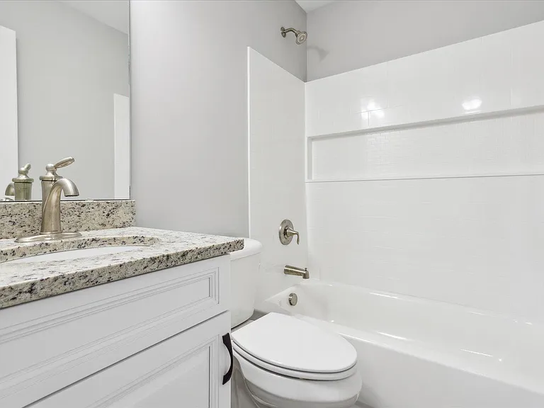 213 Lynnhaven Dr — Photo 10