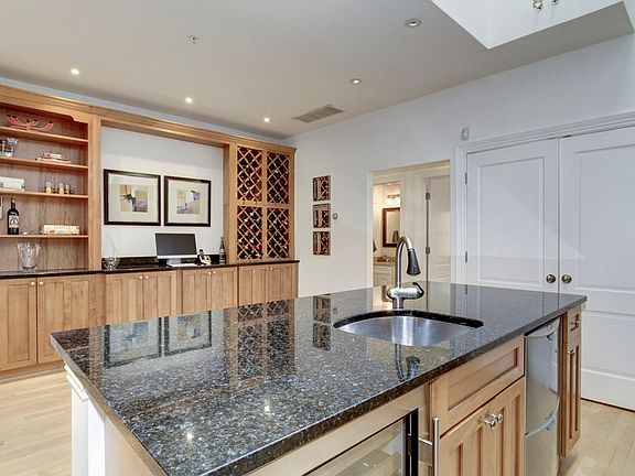 Ample storage space for the wine and culinary enthusiast