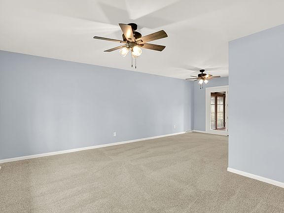 3rd image of 11587 Peacock Dr