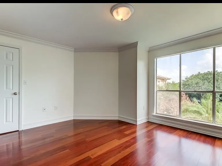 115 112th Ave NE #618 — Photo 15