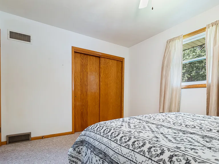 1732 Tamarack Ln — Photo 12