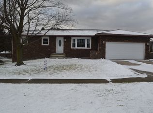 6377 Old Porter Rd, Portage, IN 46368