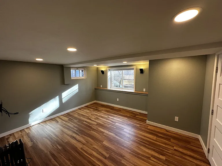 325 Sumner St — Photo 28