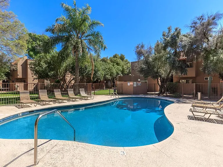 El Dorado Apartments — Photo 48