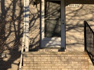 47035 Auburn Ct, Utica, MI 48317