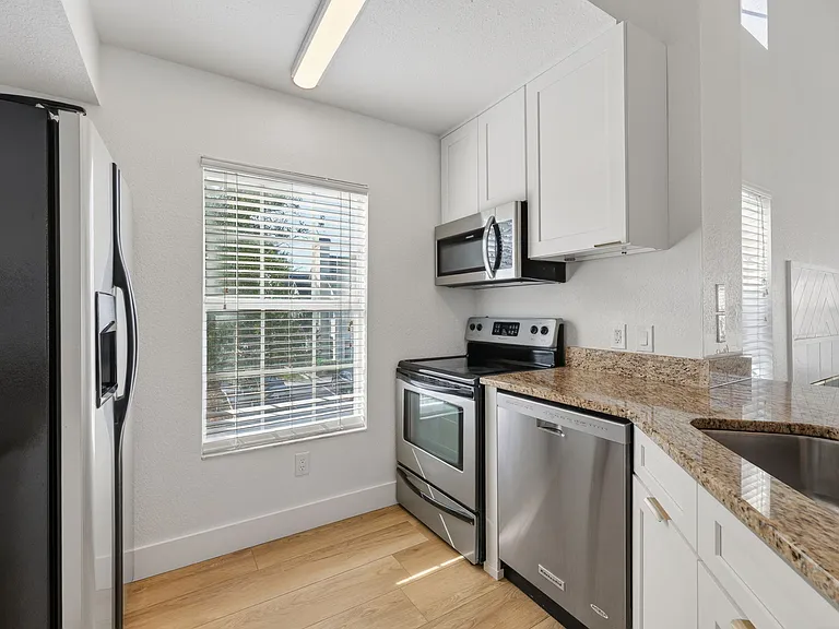 13700 Richmond Park Dr N #1105 — Photo 6