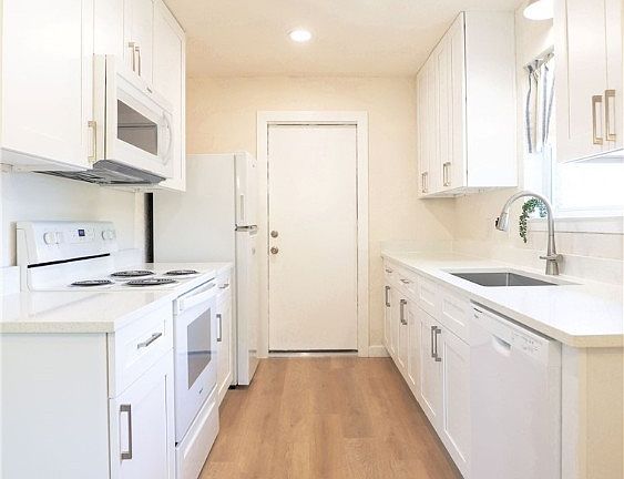 4th image of 844 Michelle Dr