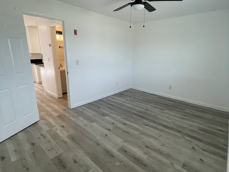 Genesis Apartments — Photo 21