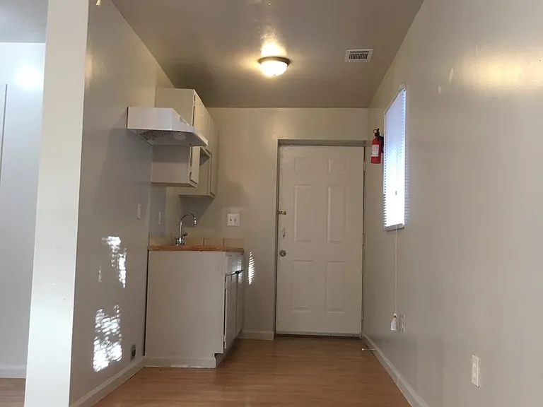 990 Lawton St SW — Photo 3