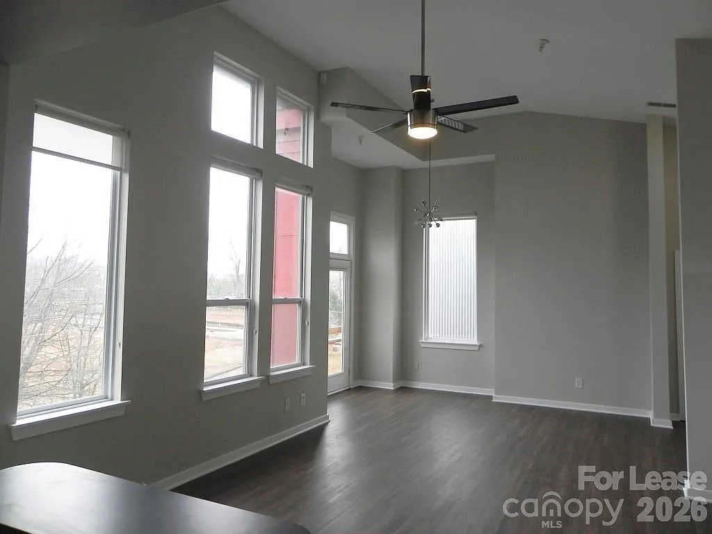 OPT 12 — Photo 4