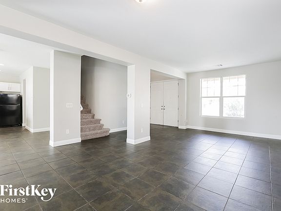 3rd image of 2525 Cattrack Ave