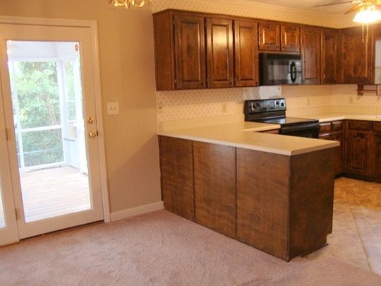 3rd image of 325 Sunridge Dr
