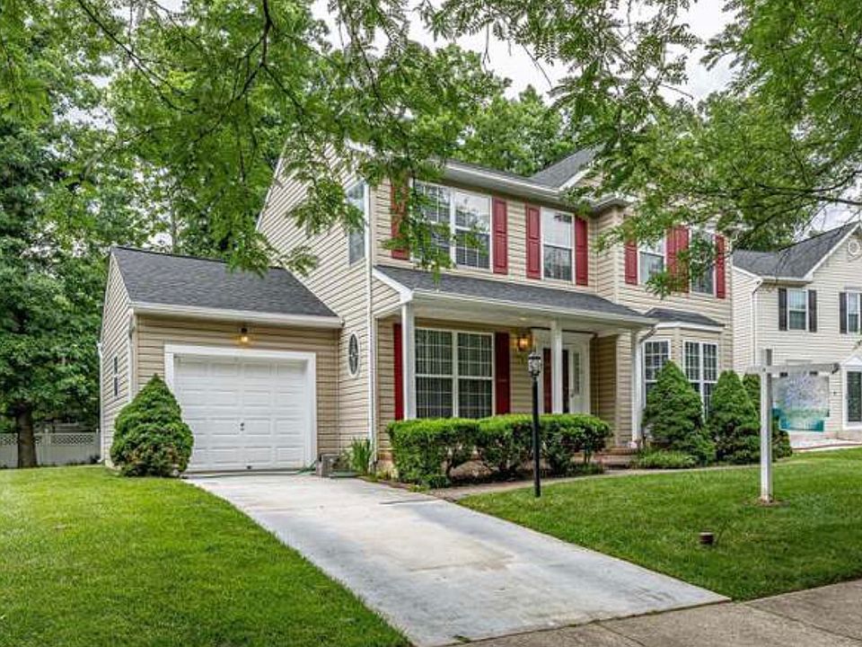 1st image of 304 Nicole Ln