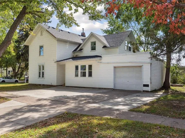 203 S 4th St, River Falls, WI 54022