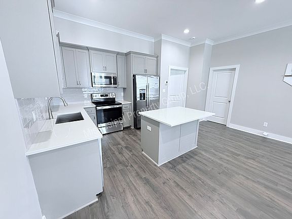 5th image of 1402 Pleasant Dr