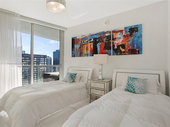 4th image of 475 Brickell Ave APT 3313