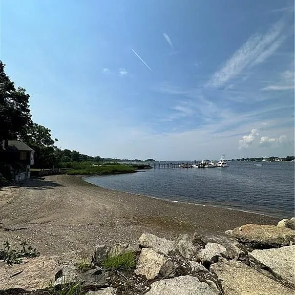 58 Beach St — Photo 4