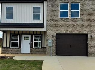 258 Beau Claire Cir, Byron, GA 31008